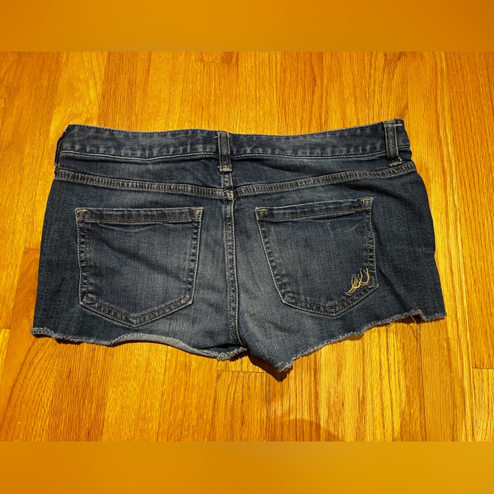 Express Low Rise Denim Shorts - Picture 2 of 3